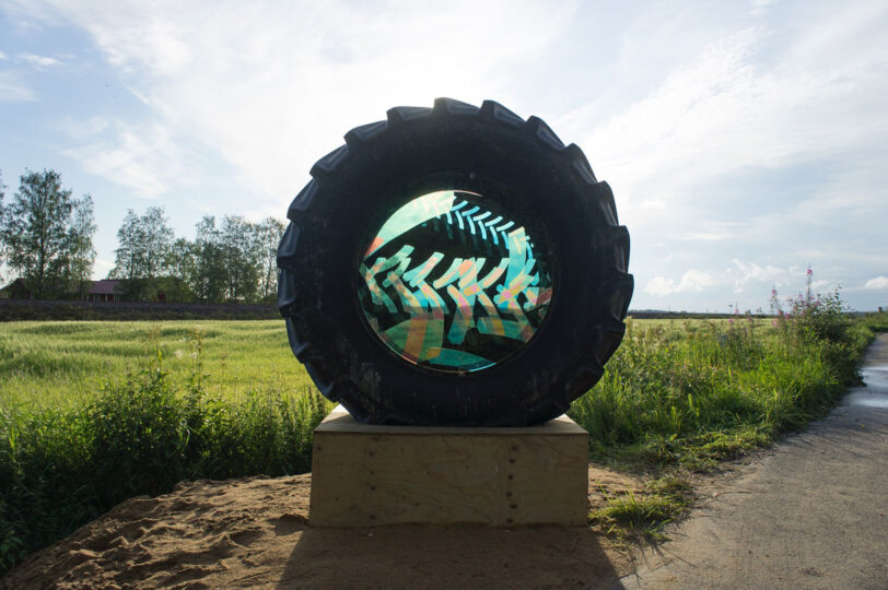 PYLVÄSVUO, TRAKTORIN RENGAS, 2015, mixed media, 200 x 180 x 60